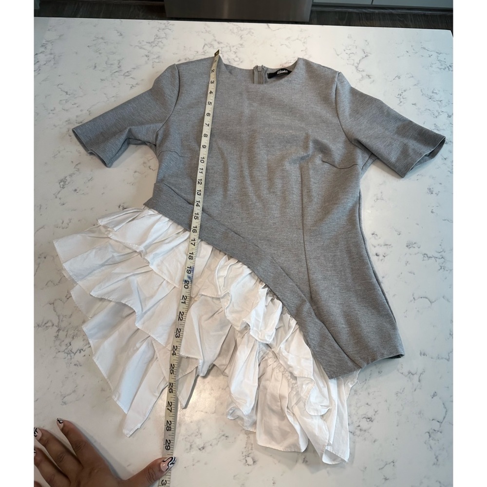 Kosmios Short Sleeve Sweat Shirt w/ Ruffled Hem Gray & White - Size Small - Picture 8 of 9